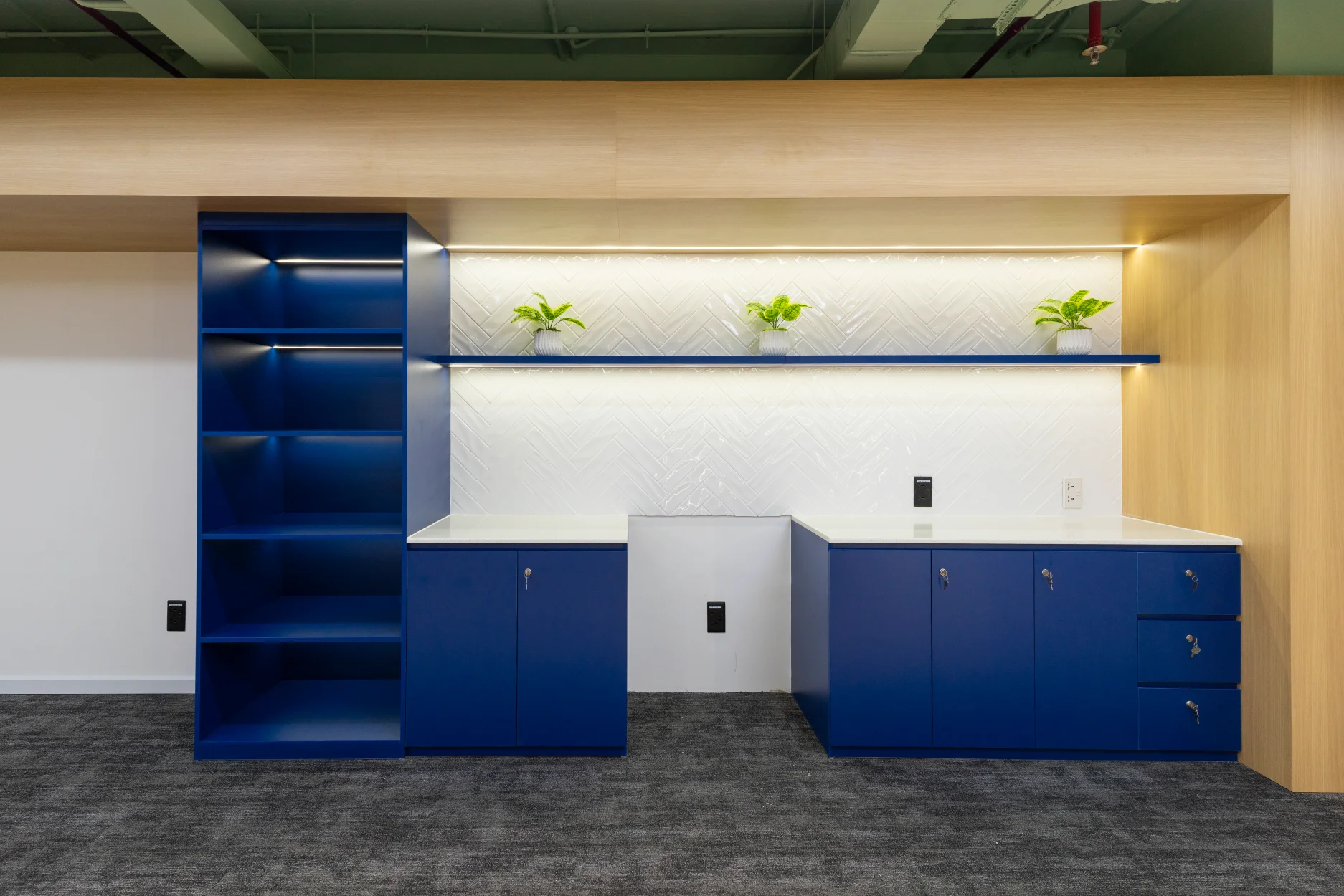 Thiết kế và thi công pantry, breakout area cho văn phòng hiện đại